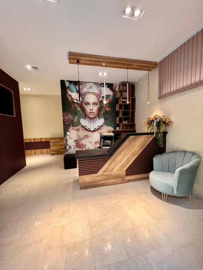 Floral Boutique Hotel Pleven Extérieur photo